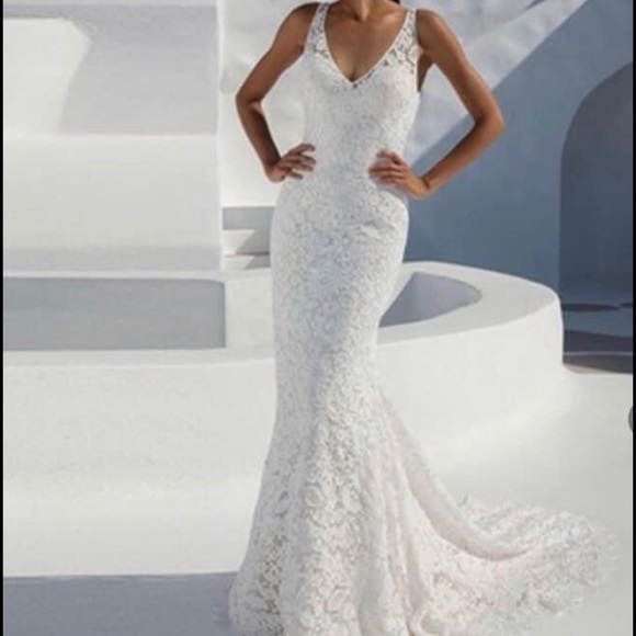 Dresses & Skirts - Beautiful mermaid wedding dress size 9/10